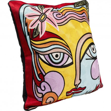 Cushion Art Line face Kare Design